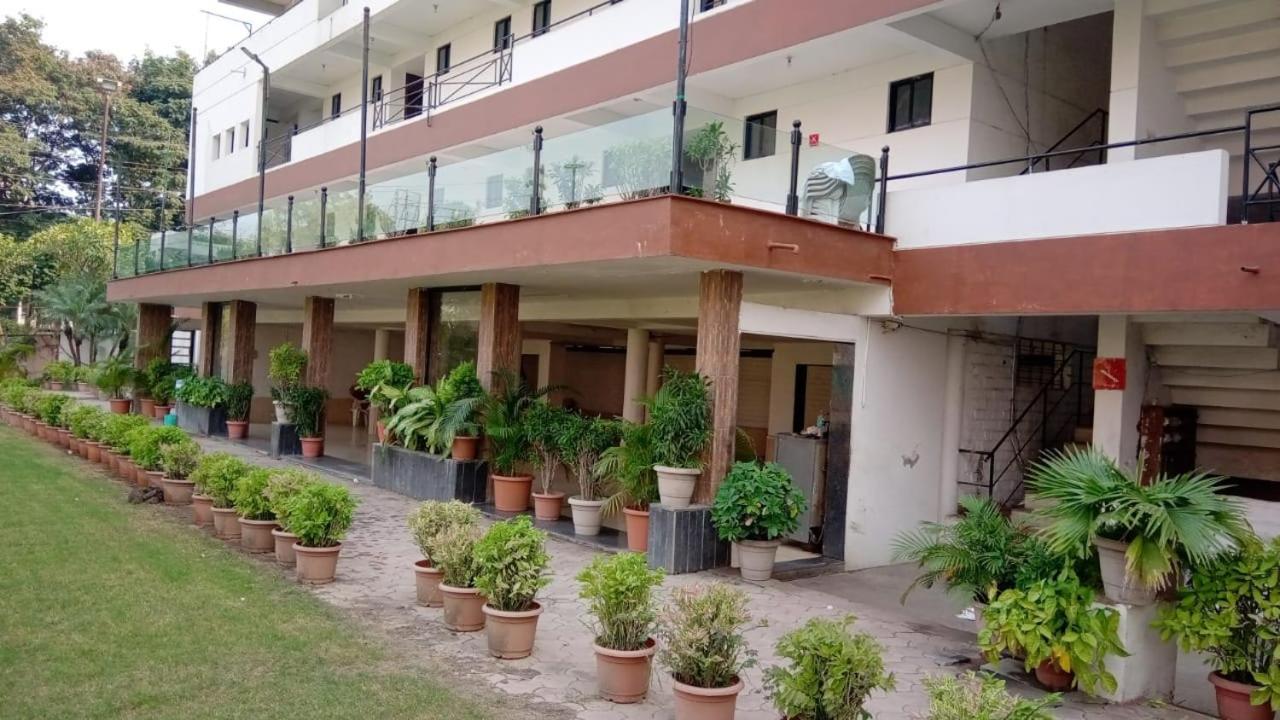 Hotel Kanha Indore Exterior photo